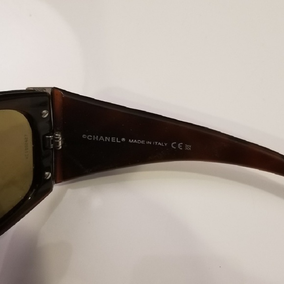 CHANEL Sunglasses Black - Picture 8 of 8